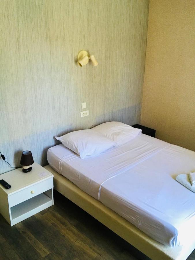 Hotel De La Gare Verchamp ภายนอก รูปภาพ