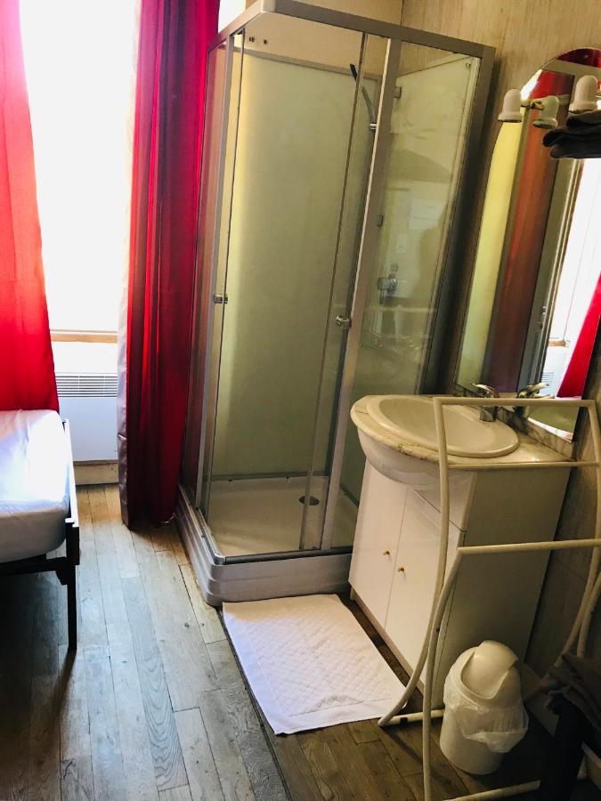 Hotel De La Gare Verchamp ภายนอก รูปภาพ
