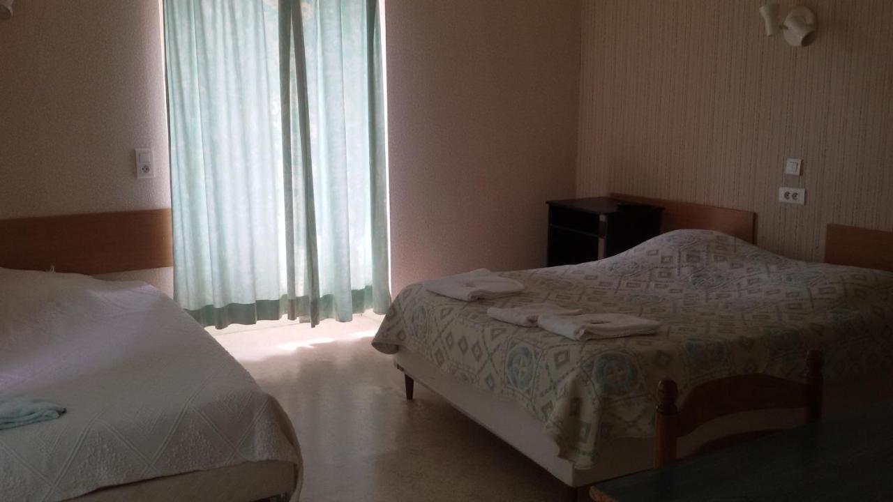 Hotel De La Gare Verchamp ภายนอก รูปภาพ